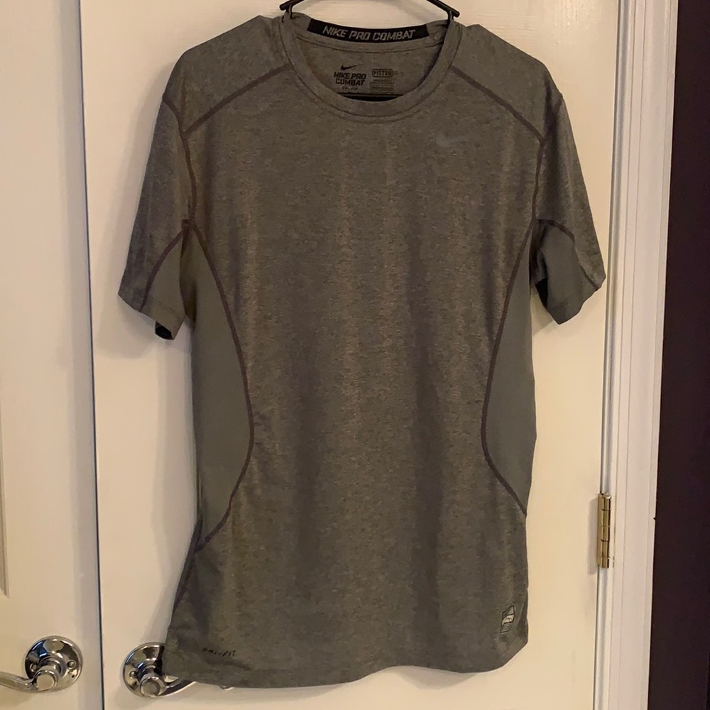 Men’s NIKE pro combat fitted tee